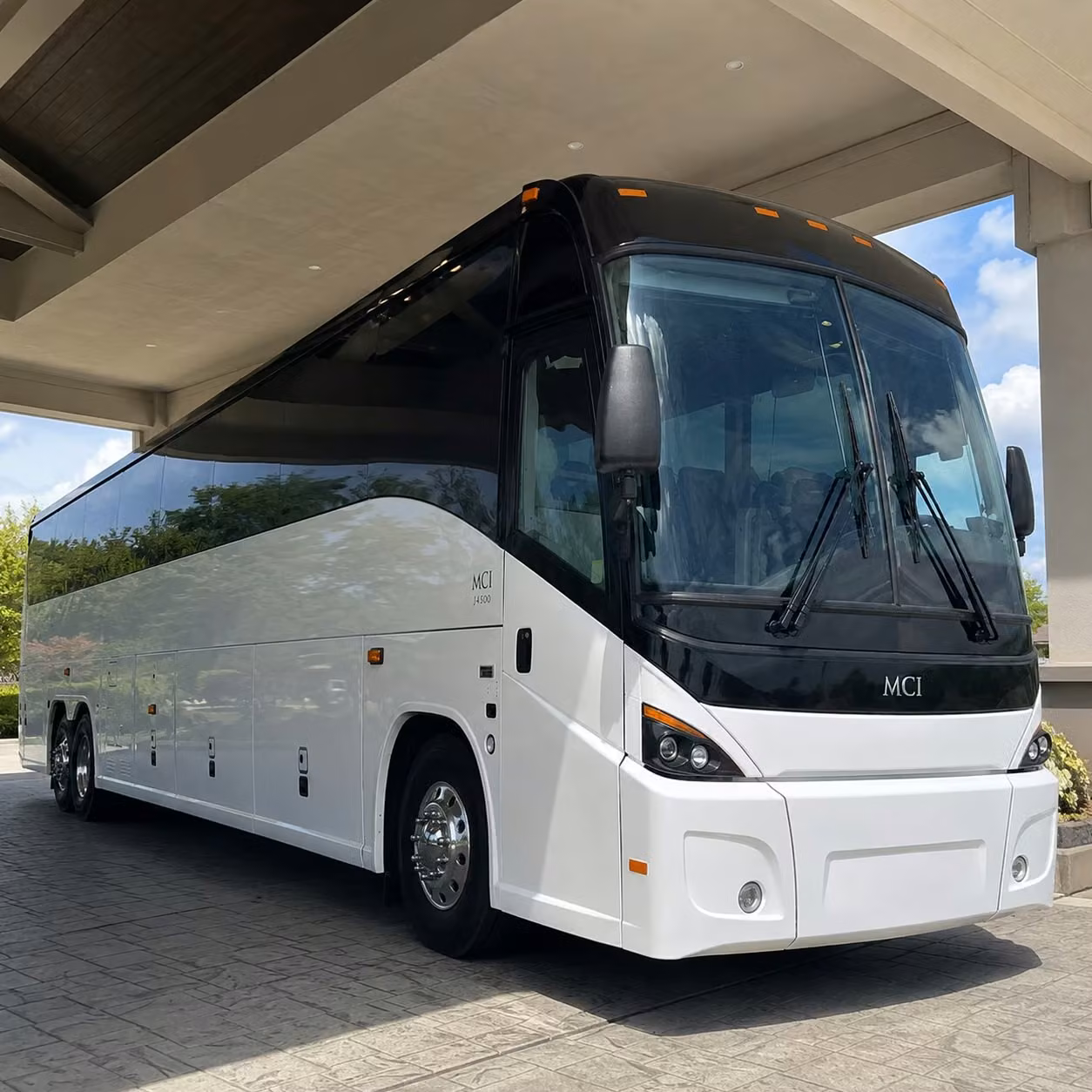 book employee transportation in honolulu or any city nearby