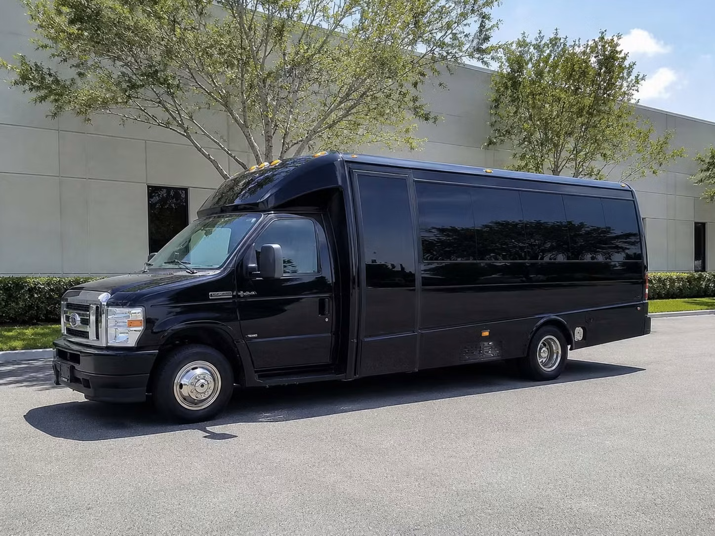 honolulu 15 passenger minibus rental