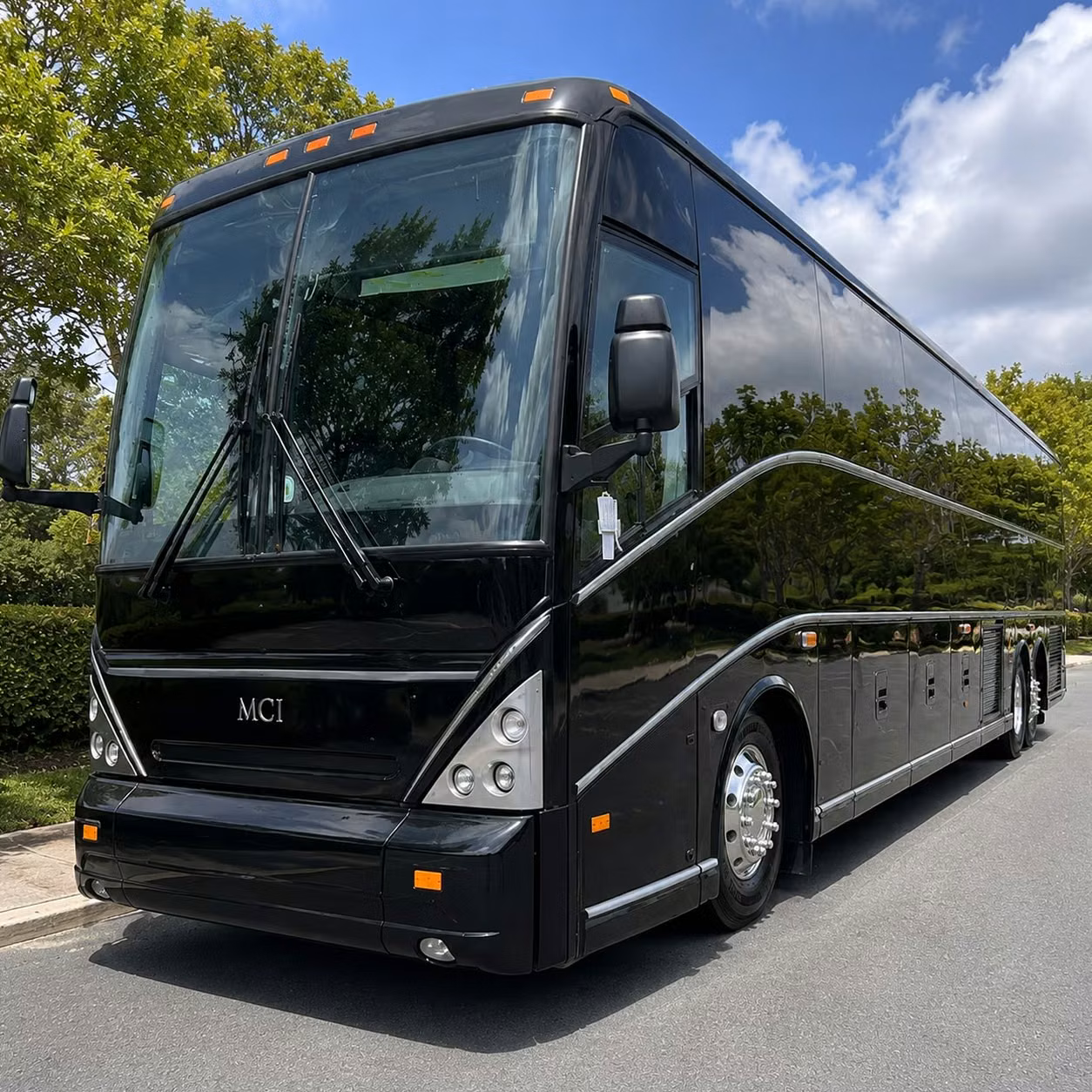 honolulu concert and private event bus rentals for groups of every size