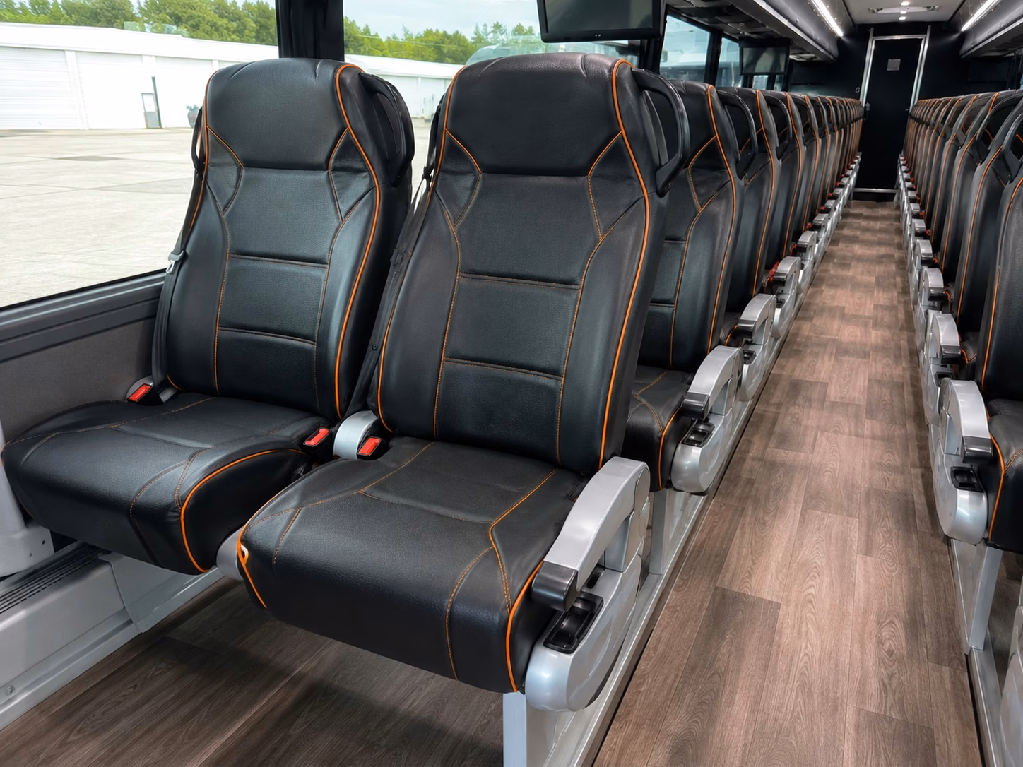 honolulucharterbus com helps you coordinate guest shuttles between ceremony and reception venues across oahu