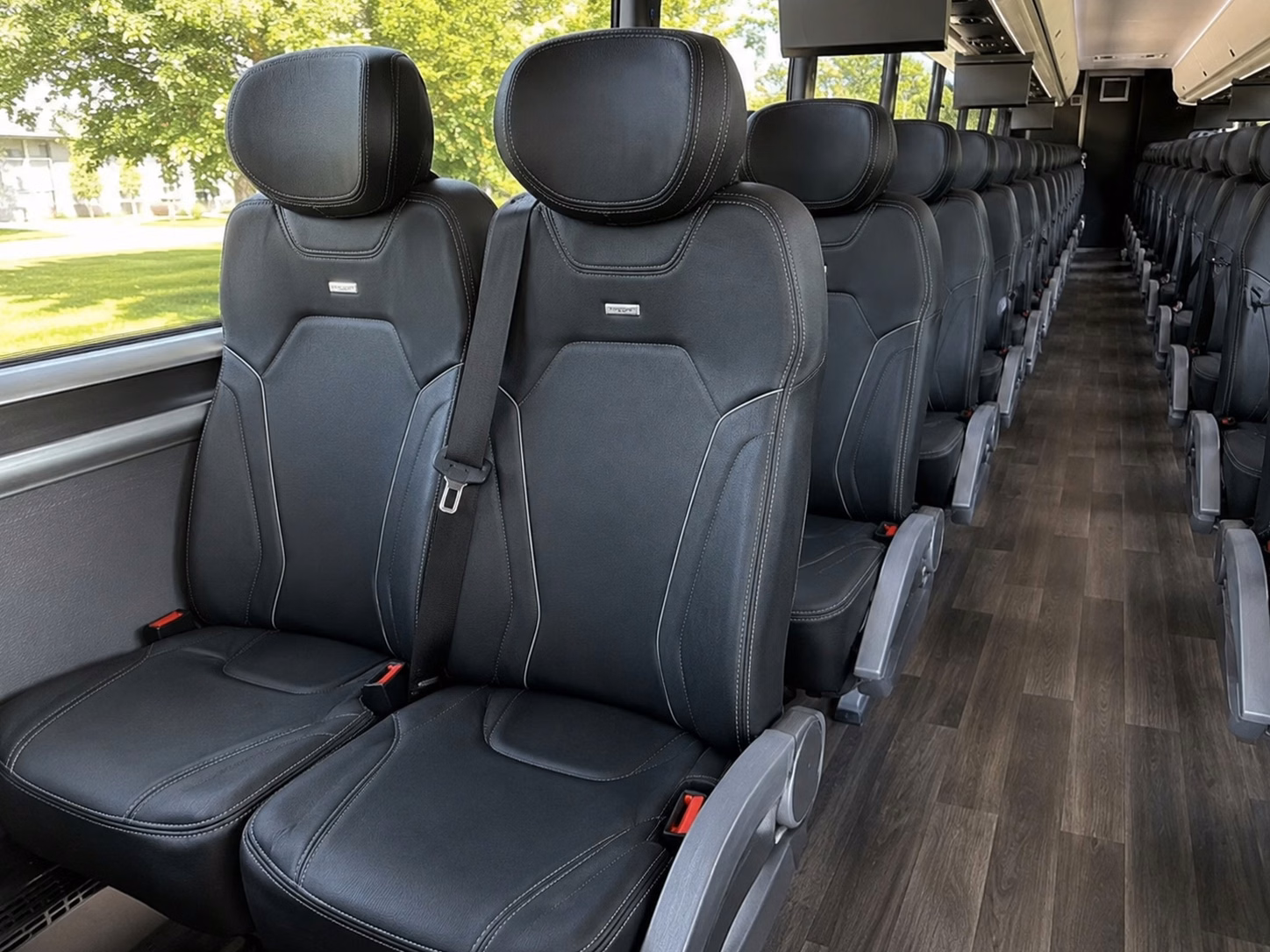 how bus type and size change charter bus prices in honolulu hawaii